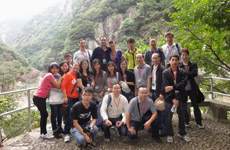 昆山集華電鍍?cè)嫌邢薰?011年組織職工秋季旅游